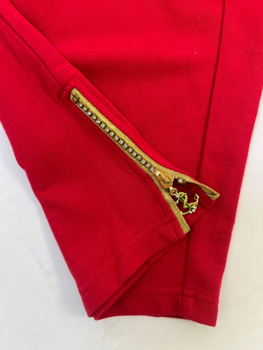 Quacker Factory Red Elastic Waist Capris with Gold Anchor Sparkly Accents - 1X - Picture 15 of 16